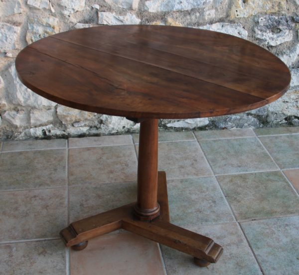 VENDU Table ronde pliante