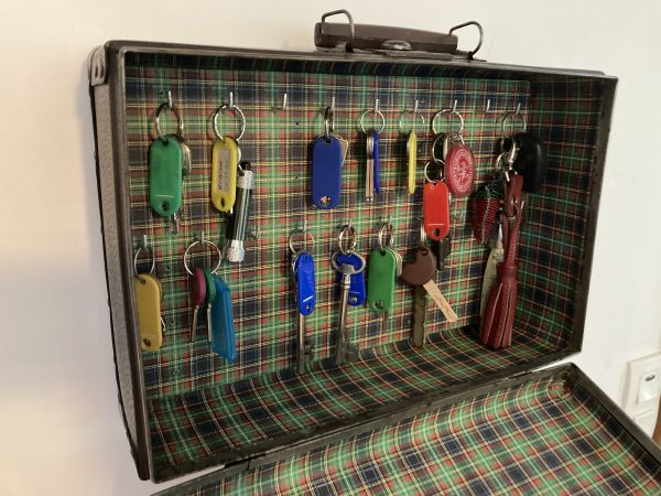 Boite à clefs valisette vintage